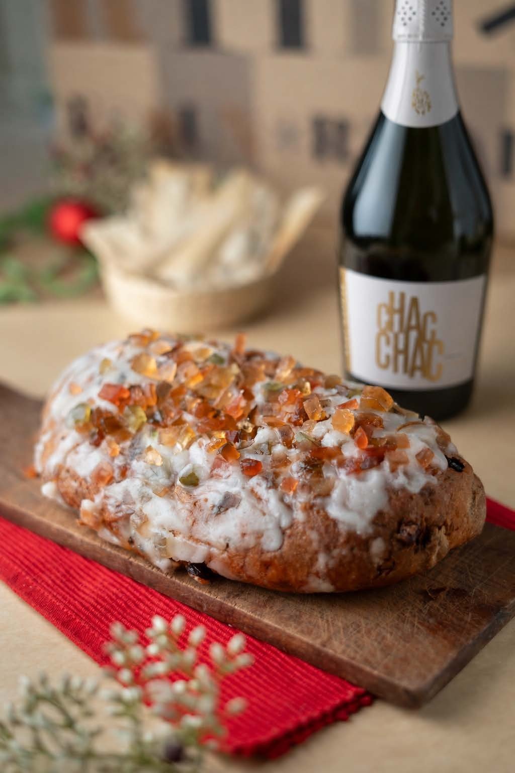 Panettone Nüss con la botella CHAC CHAC Brut Nature